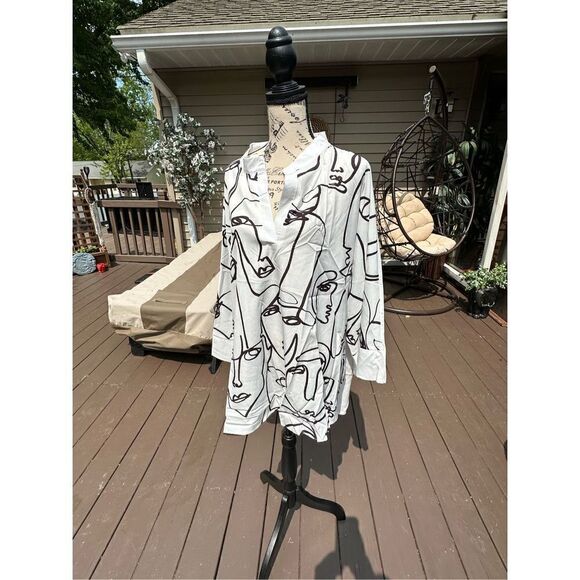 Beautiful abstract, oversize tunic, blouse, half sleeve. New w tags  xl - Picture 2 of 13